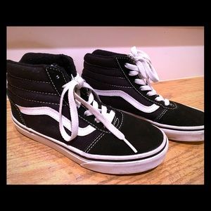 Vans High-top sneaker. Kids size 2.5 (US)